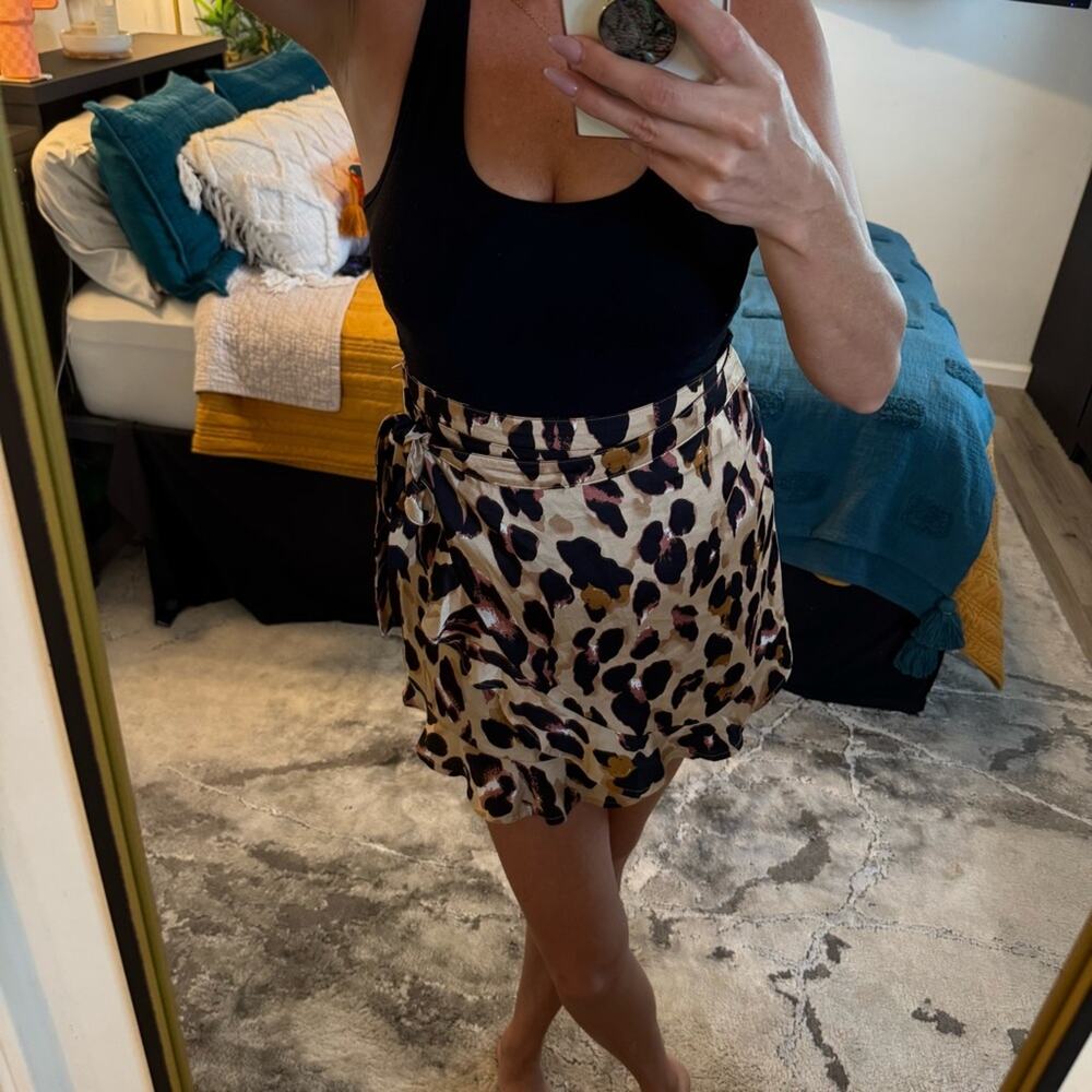 NASTY GAL - Leopard Wrap Skirt - US 8 / Medium - Picture 4 of 16